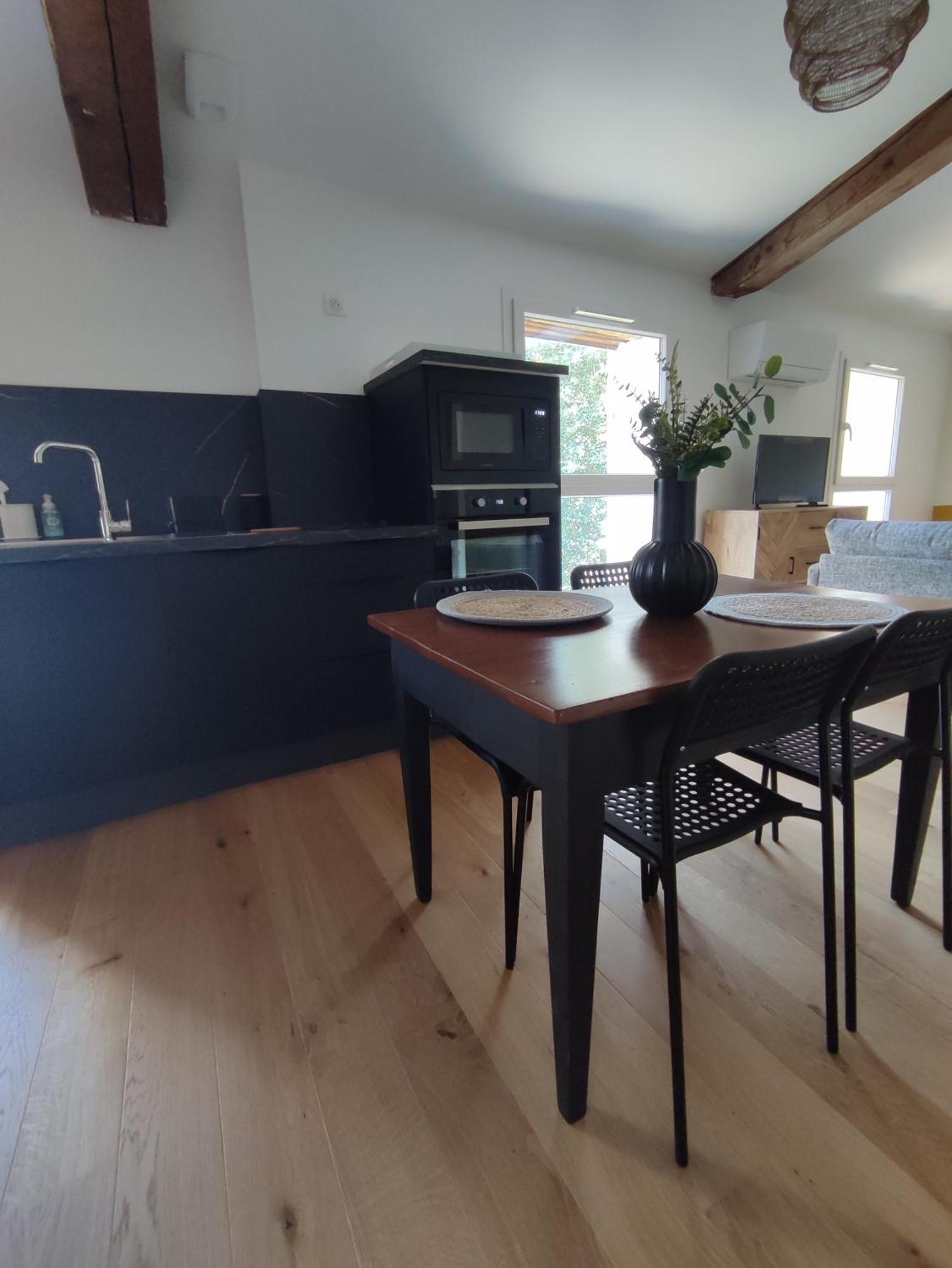 Le Petit 1881 Apartment Ampuis ภายนอก รูปภาพ