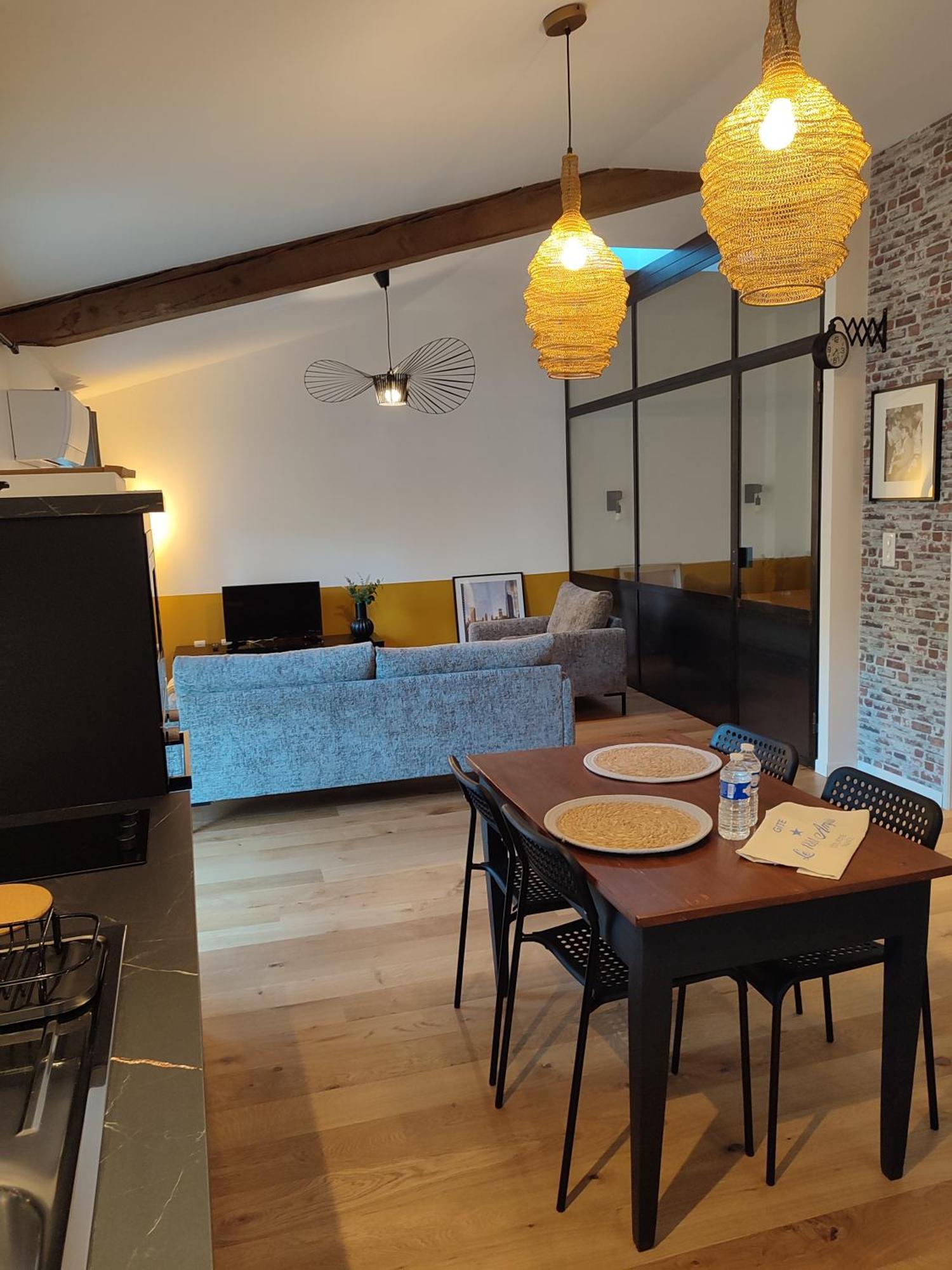 Le Petit 1881 Apartment Ampuis ภายนอก รูปภาพ